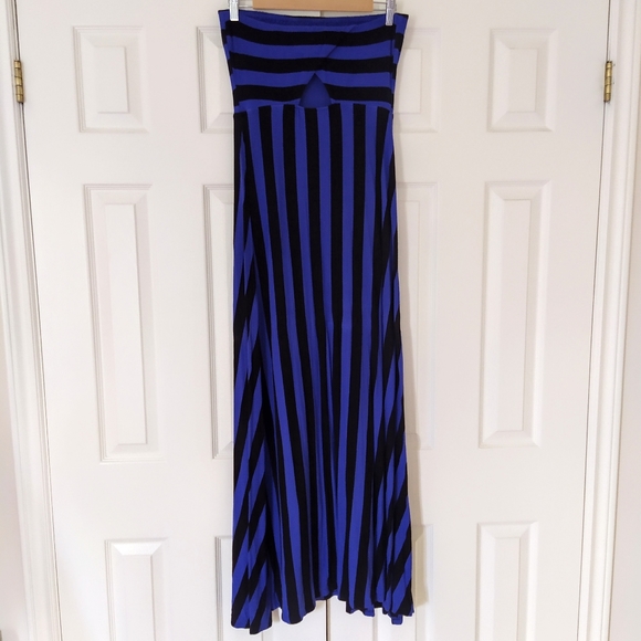 Striped Strapless Cut Out Back Summer Maxi Dress - Picture 3 of 7
